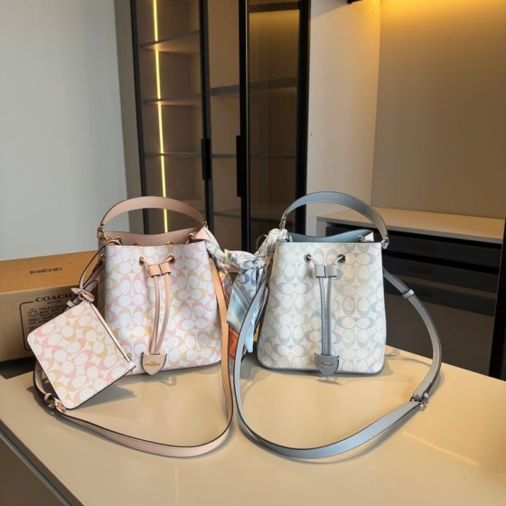 Bucket Bag in Signature Canvas